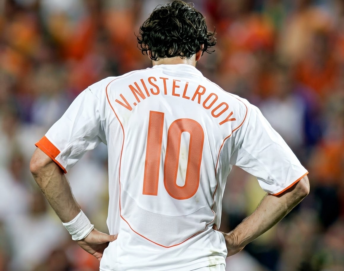 HOLANDA II 2004/05 - V. NISTELROOY 10